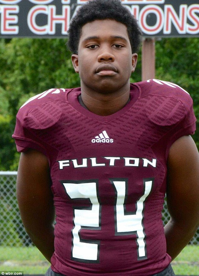 Zaevion Dobson In His Uniform (http://www.dailymail.co.uk/news/article-3367577/Gi ())